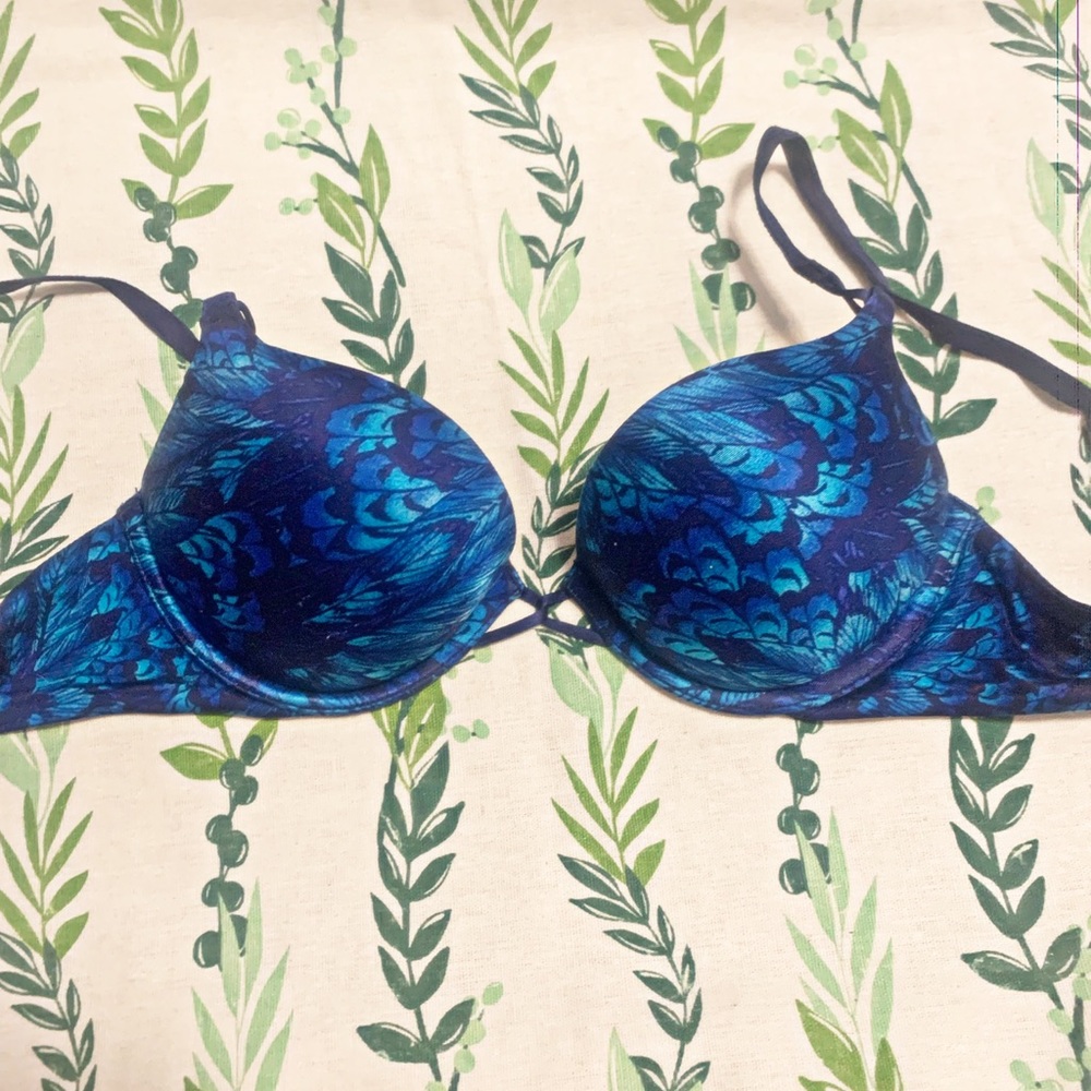 Victoria’s Secret Bombshell Bra 32c
